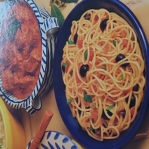 Vintage 'The Ultimate Italian Cookbook' 1994 Edition Printed In Spain EUC